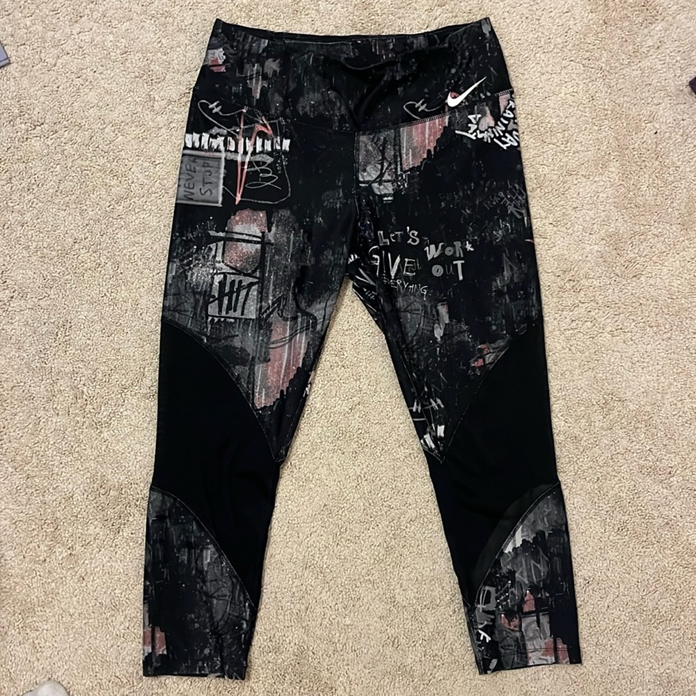 NIKE CAPRI LEGGING